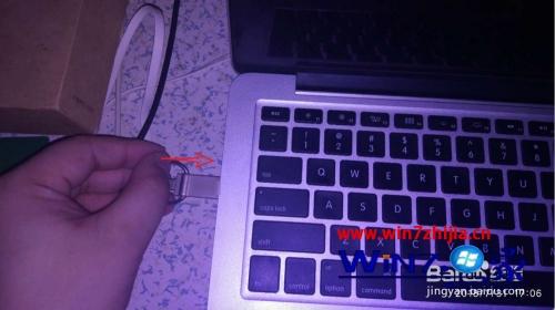 苹果笔记本怎么插u盘 MacBook使用U盘的方法